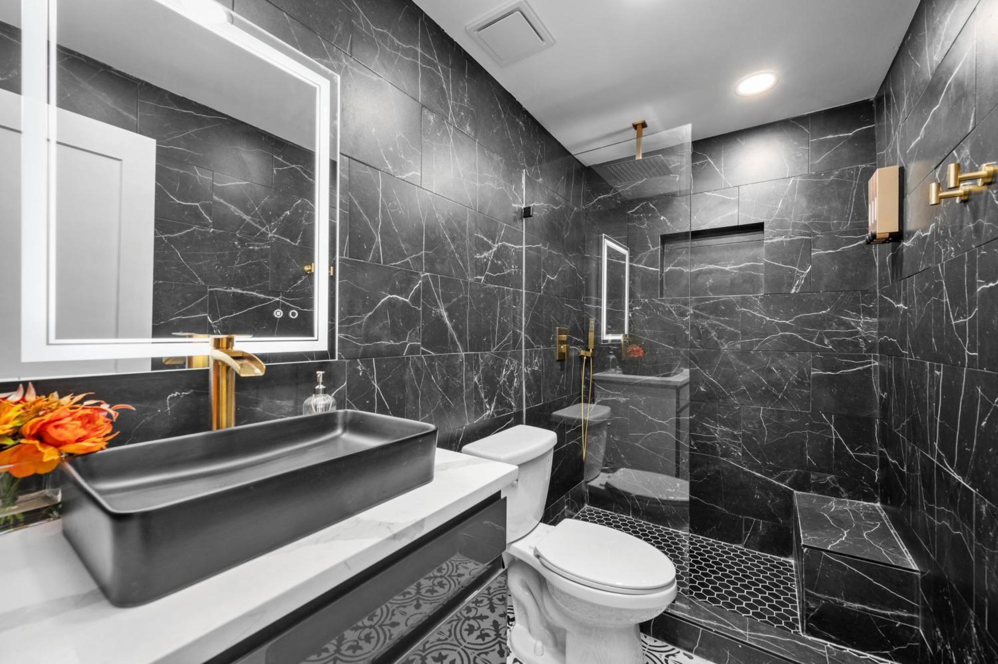 Elegant 2Br Apt Near Med Center With Free Park ヒューストン エクステリア 写真