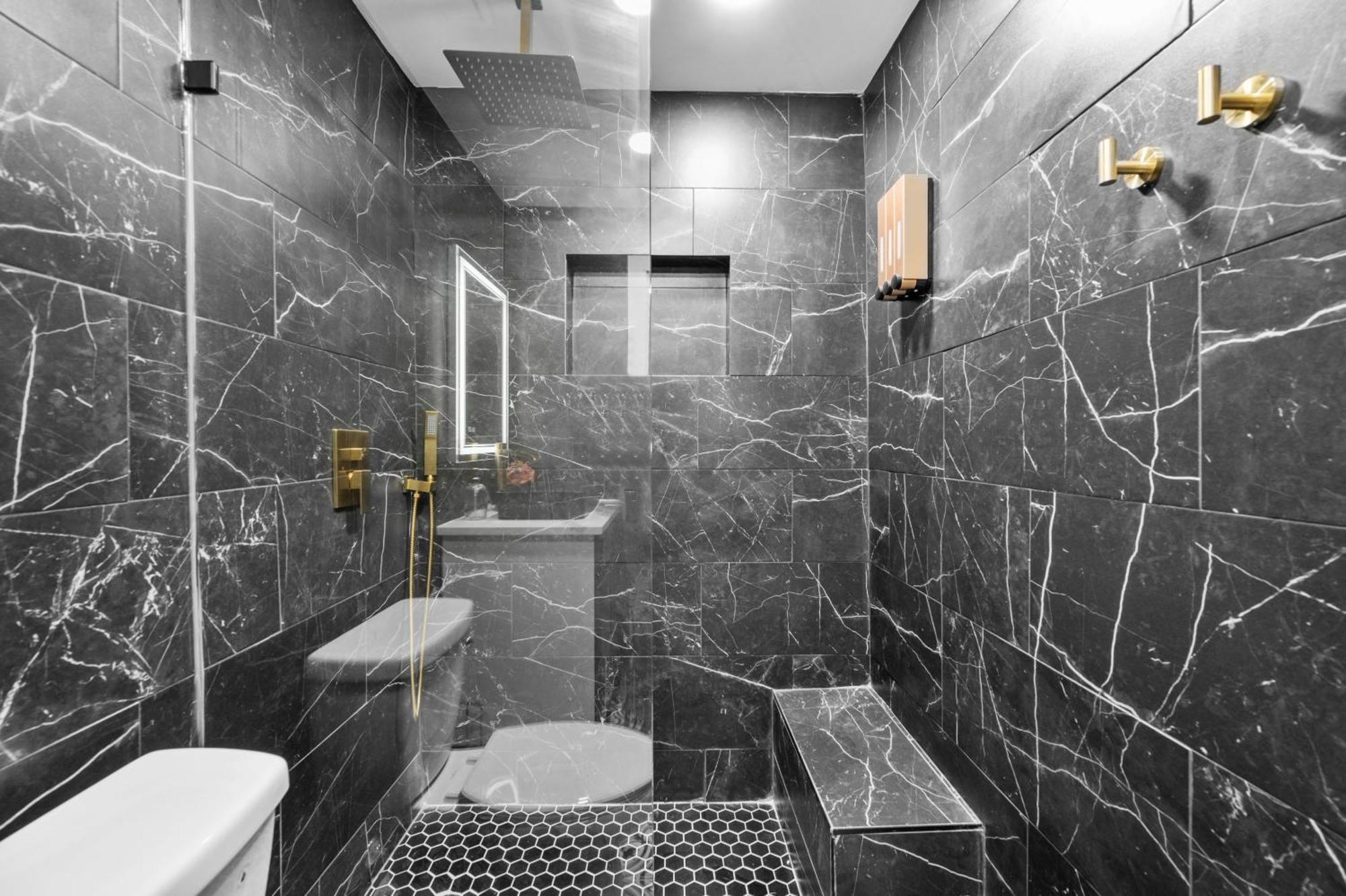Elegant 2Br Apt Near Med Center With Free Park ヒューストン エクステリア 写真